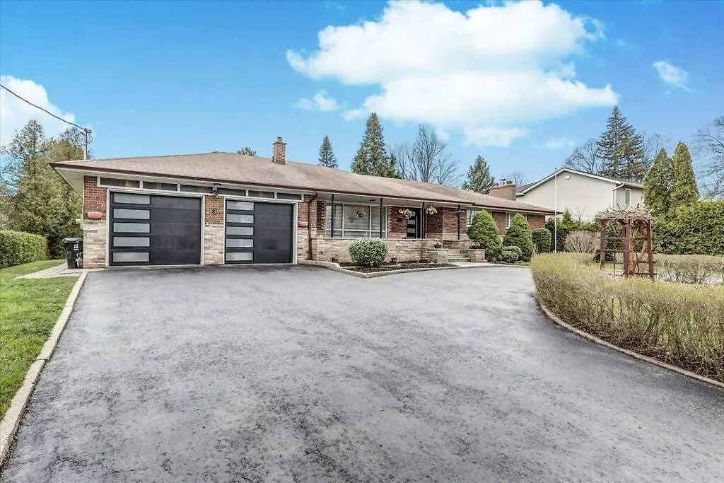 Lovely 2 Bedroom Basement Apartment In Toronto Canada
