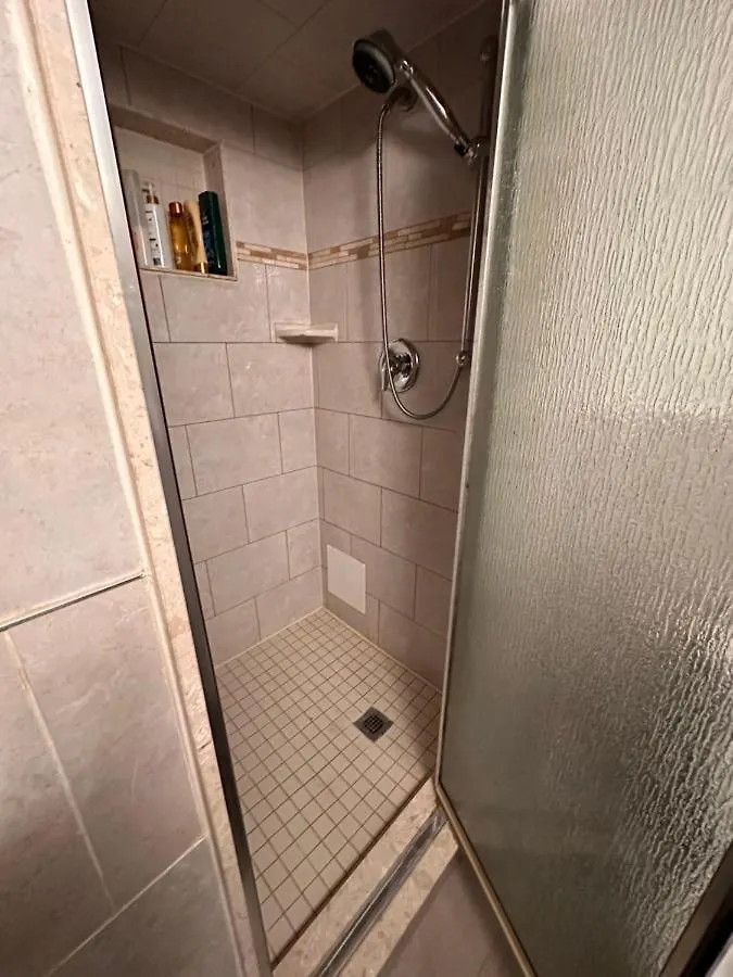 Lovely 2 Bedroom Basement Apartment In Toronto
